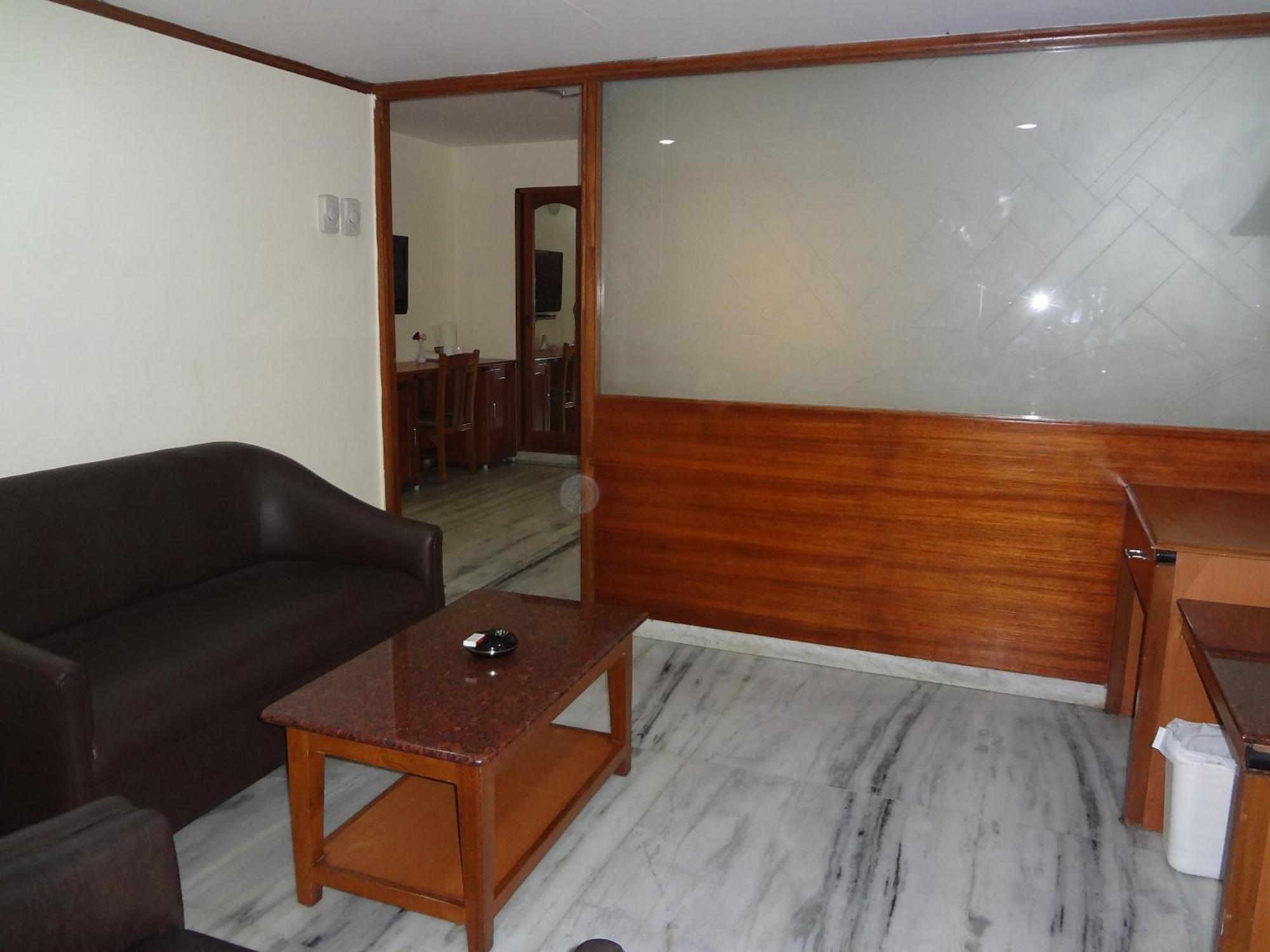 Daspalla Executive Court Visakhapatnam Extérieur photo
