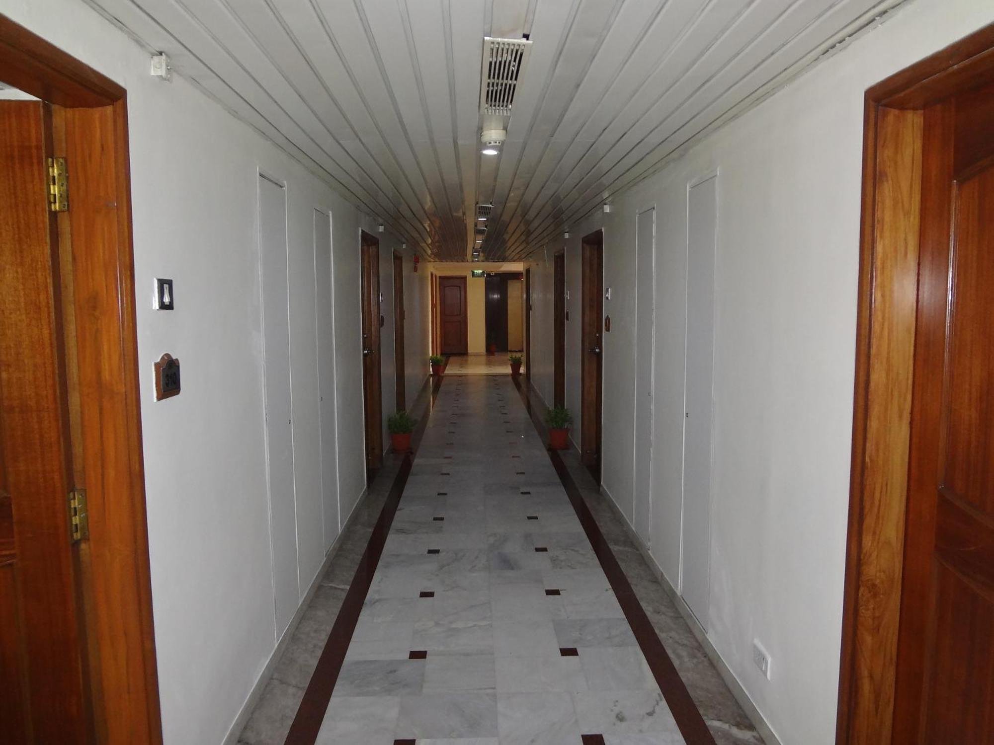 Daspalla Executive Court Visakhapatnam Extérieur photo
